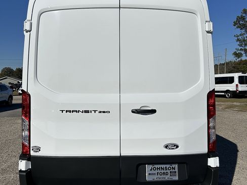 New 2026 Ford Transit 250 148 Medium Roof RWD image 4