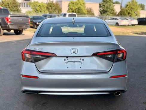 Used 2025 Honda Civic Sport image 8