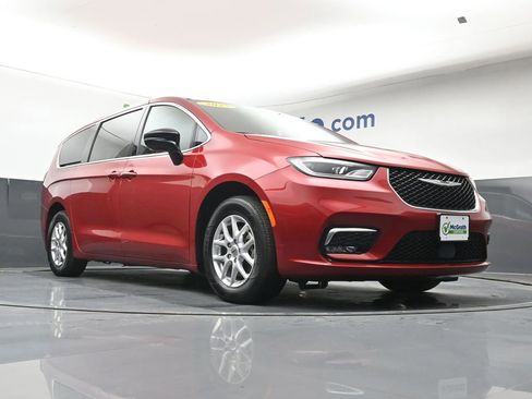 Used 2025 Chrysler Pacifica Select FWD image 23