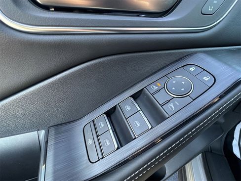 New 2026 Nissan Rogue Platinum image 13