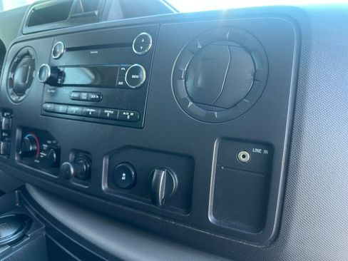 Used 2009 Ford E-350 and Econoline 350 XLT RWD image 18