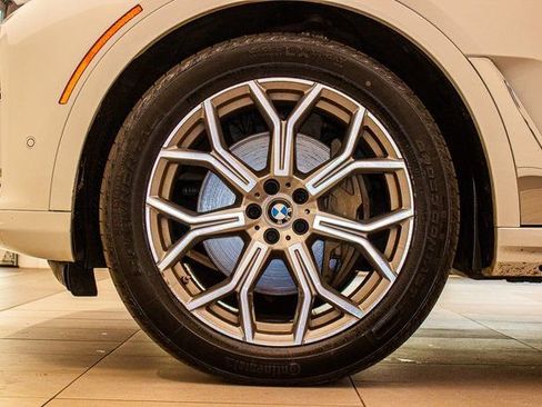Used 2019 BMW X7 xDrive50i w/ Executive Package image 9