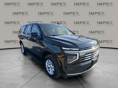 Used 2025 Chevrolet Tahoe LT AWD/4WD image 12