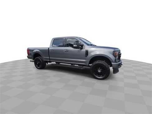 Used 2022 Ford F250 Lariat w/ Black Appearance Package image 2