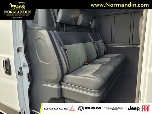 New 2024 RAM ProMaster 2500 w/ Convenience Group FWD image 7