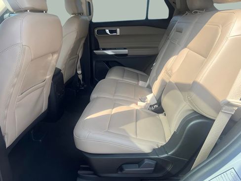 Used 2023 Ford Explorer XLT w/ Equipment Group 202A image 31