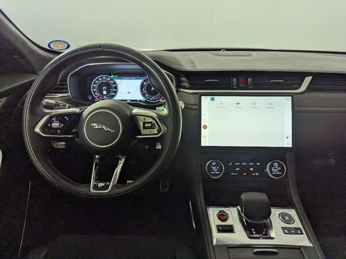 Used 2022 Jaguar F-PACE SVR AWD/4WD image 6