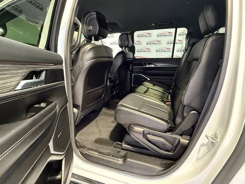 Used 2024 Jeep Wagoneer L Series II w/ Flexible Seating Group image 41