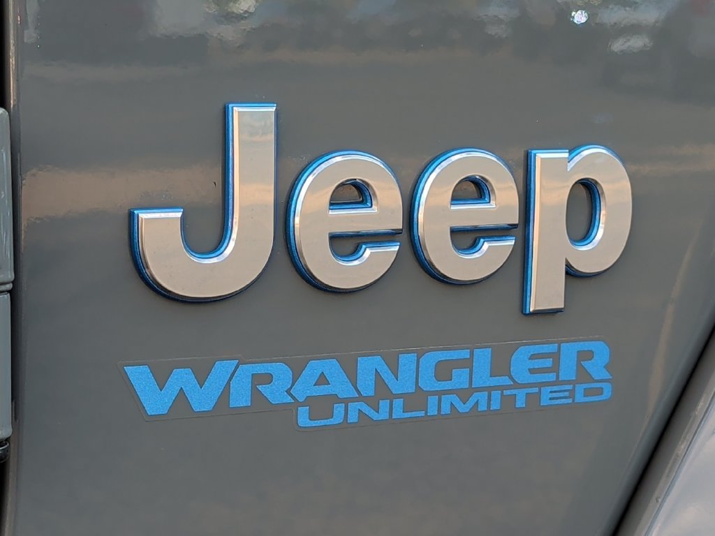 Used 2022 Jeep Wrangler Unlimited Sahara w/ Cold Weather Group AWD/4WD image 41