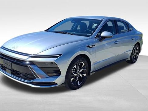 Used 2025 Hyundai Sonata SEL image 3