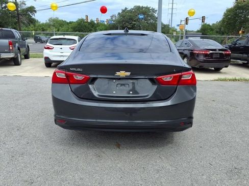 Used 2018 Chevrolet Malibu LT w/ LPO, Convenience Package 2 image 5