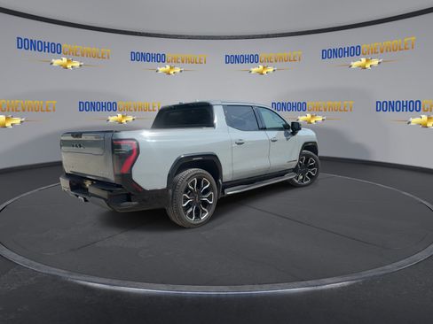 Used 2024 GMC Sierra EV Denali AWD/4WD image 11