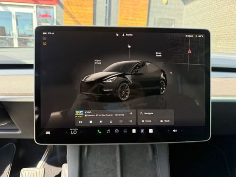 Used 2024 Tesla Model Y Long Range image 23