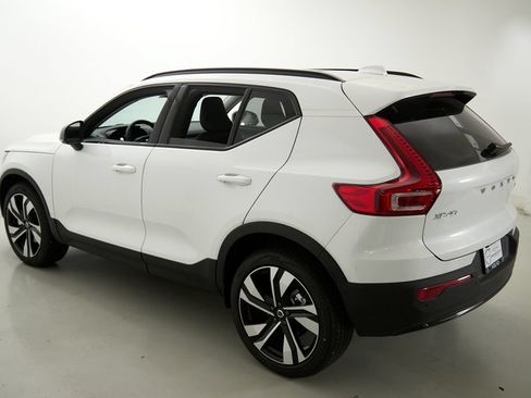 New 2026 Volvo XC40 B5 Ultra w/ Climate Package AWD/4WD image 7