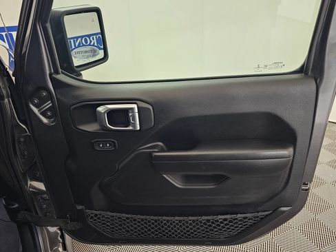Used 2021 Jeep Gladiator Mojave w/ Safety Group AWD/4WD image 25
