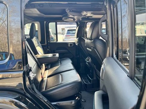 Used 2024 Jeep Wrangler Unlimited Rubicon 4xe AWD/4WD image 23