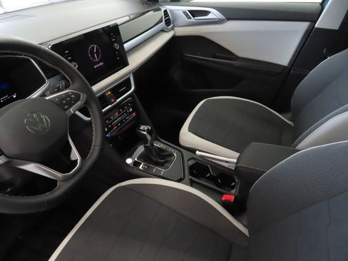 New 2026 Volkswagen Taos SE FWD image 21