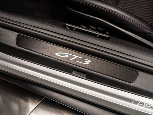 Used 2022 Porsche 911 GT3 image 25
