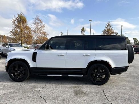 Used 2024 Land Rover Defender 130 X-Dynamic SE image 6