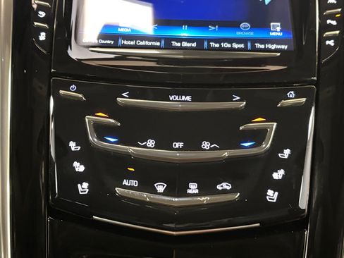 Used 2020 Cadillac Escalade Luxury w/ Escalade Sport Edition AWD/4WD image 35