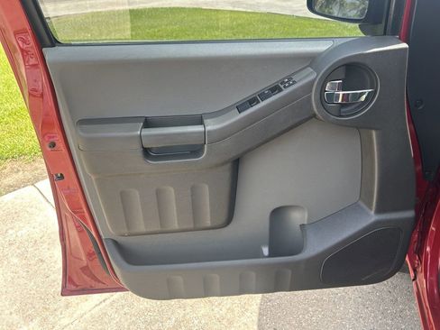 Used 2015 Nissan Xterra X image 30