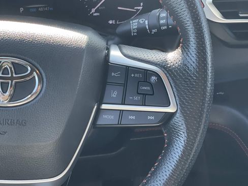 Used 2023 Toyota Sienna XSE w/ XSE Plus Package AWD/4WD image 11