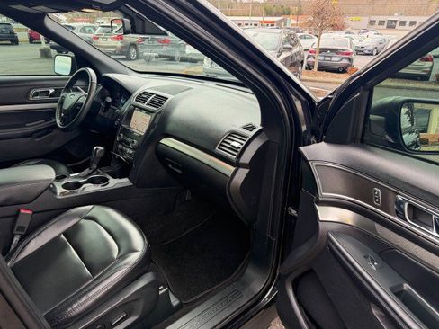 Used 2019 Ford Explorer XLT w/ Equipment Group 202A image 19