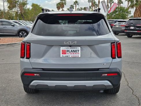 Used 2023 Kia Sorento SX Prestige image 7