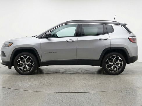 Used 2025 Jeep Compass Limited image 5