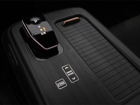 Certified 2023 Nissan Ariya AWD image 18