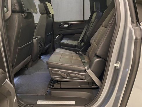 New 2026 Chevrolet Suburban High Country AWD/4WD image 23