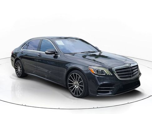 Used 2018 Mercedes-Benz S 560 Sedan image 2