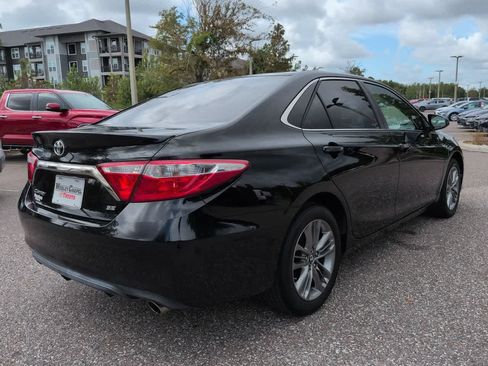 Used 2017 Toyota Camry SE FWD image 6