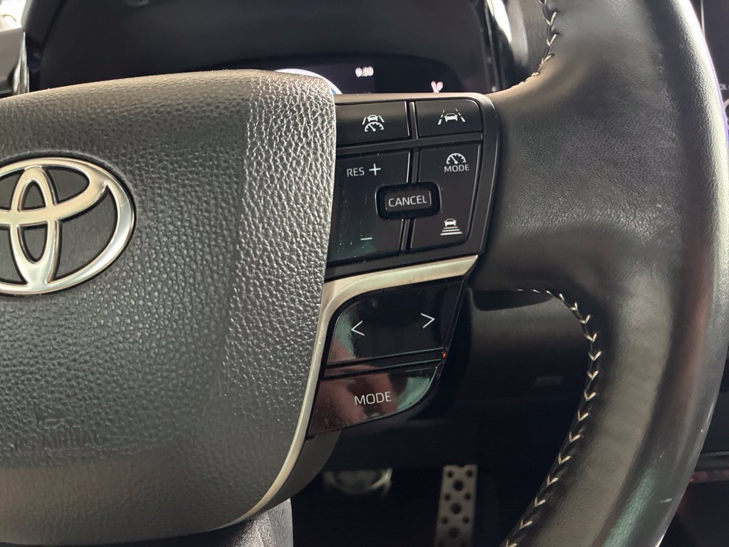 Used 2025 Toyota Camry SE FWD image 28