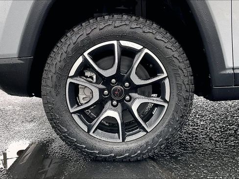 New 2026 Jeep Compass Trailhawk image 13