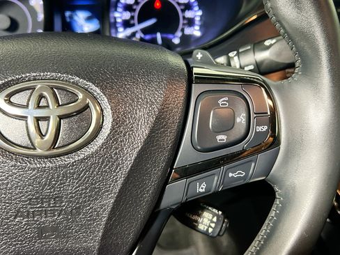 Used 2016 Toyota Avalon Limited w/ Toyota Safety Sense Package FWD image 19