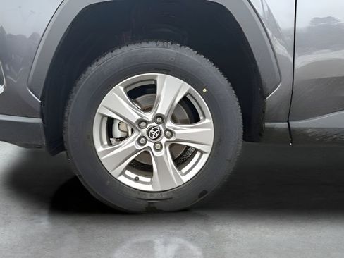 Used 2025 Toyota RAV4 XLE AWD/4WD image 43