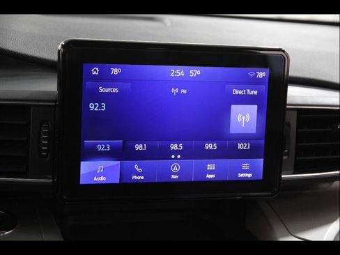 Certified 2022 Ford Explorer XLT w/ Equipment Group 202A AWD/4WD image 11