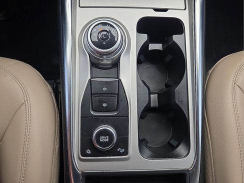 Certified 2023 Ford Explorer XLT w/ Equipment Group 202A AWD/4WD image 18