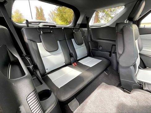 Used 2023 Ford Explorer XLT w/ Equipment Group 202A image 31