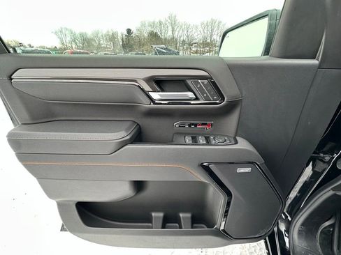 Used 2025 GMC Sierra 1500 AT4 w/ AT4 Preferred Package image 21