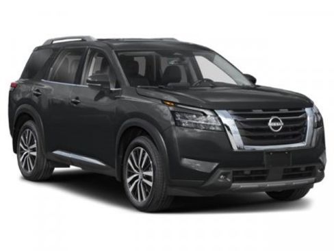 Certified 2025 Nissan Pathfinder Platinum w/ Black Appearance Package image 9