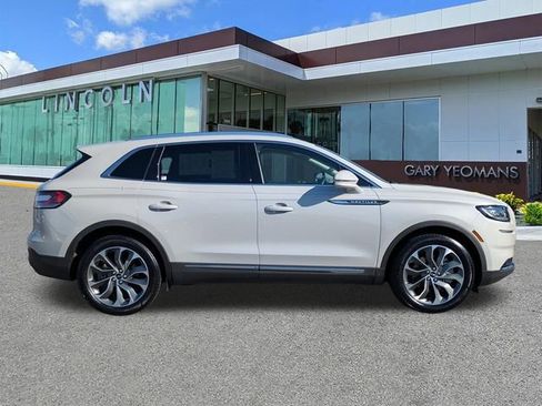 Certified 2023 Lincoln Nautilus Reserve FWD image 3