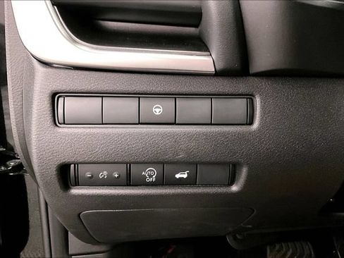 Used 2026 Nissan Rogue SV AWD/4WD image 36