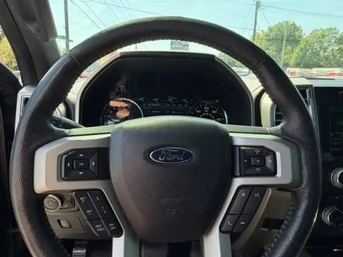 Used 2015 Ford F150 Lariat w/ Equipment Group 502A Luxury AWD/4WD image 9