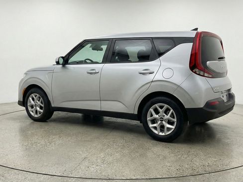 Used 2025 Kia Soul LX w/ LX Technology Package FWD image 6