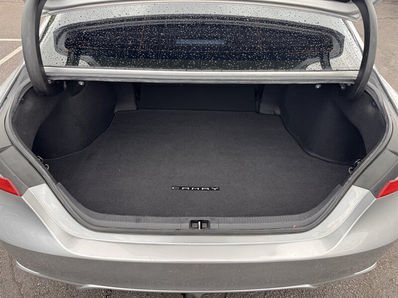 Used 2019 Toyota Camry SE FWD image 26