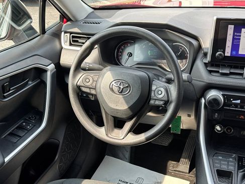 Used 2023 Toyota RAV4 LE AWD/4WD image 18