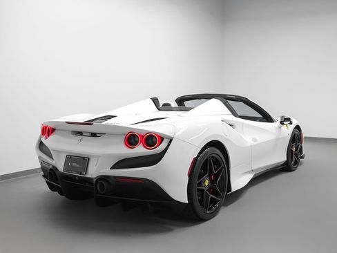 Used 2022 Ferrari F8 Tributo RWD image 42