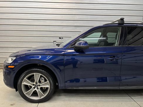 Used 2019 Audi Q5 2.0T Premium Plus w/ Premium Plus Package AWD/4WD image 3